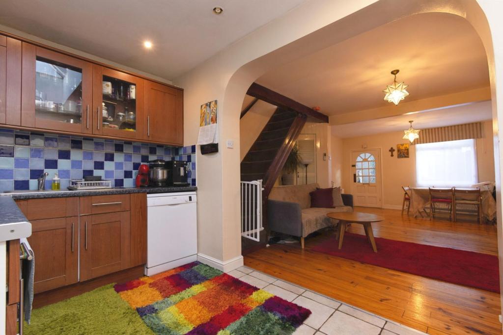 Lounge / Kitchen