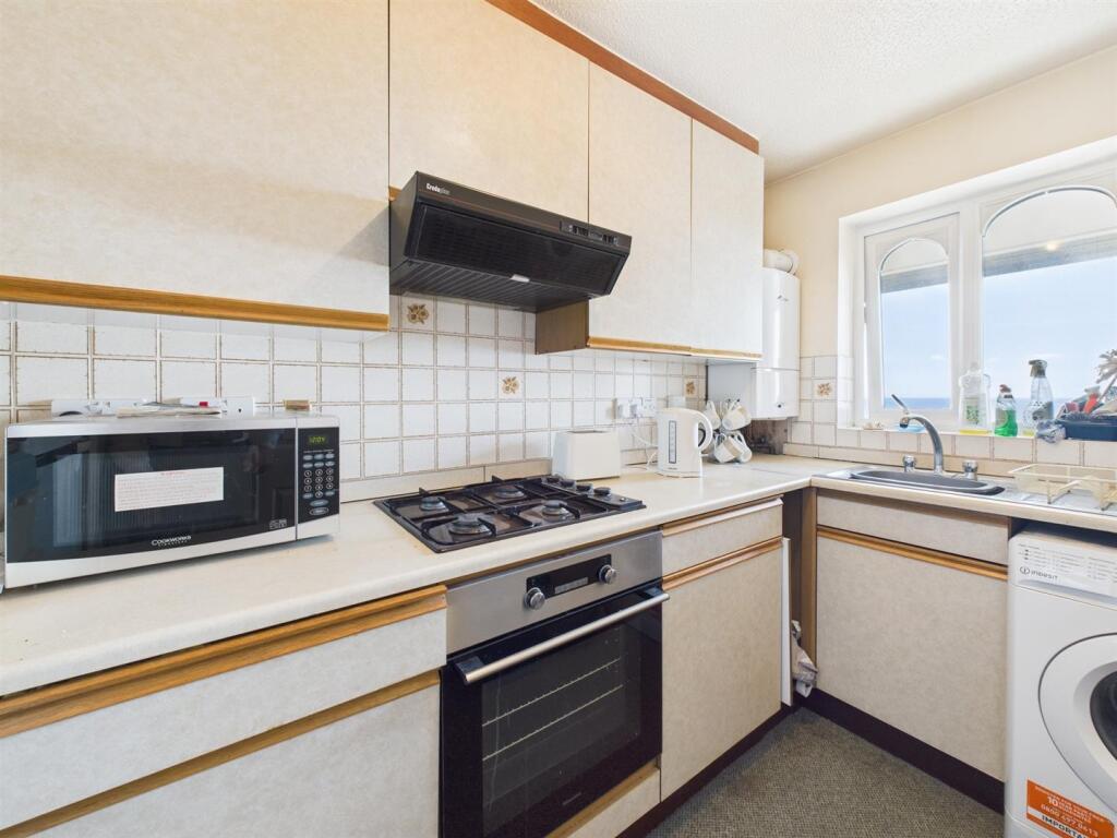 Kitchen: