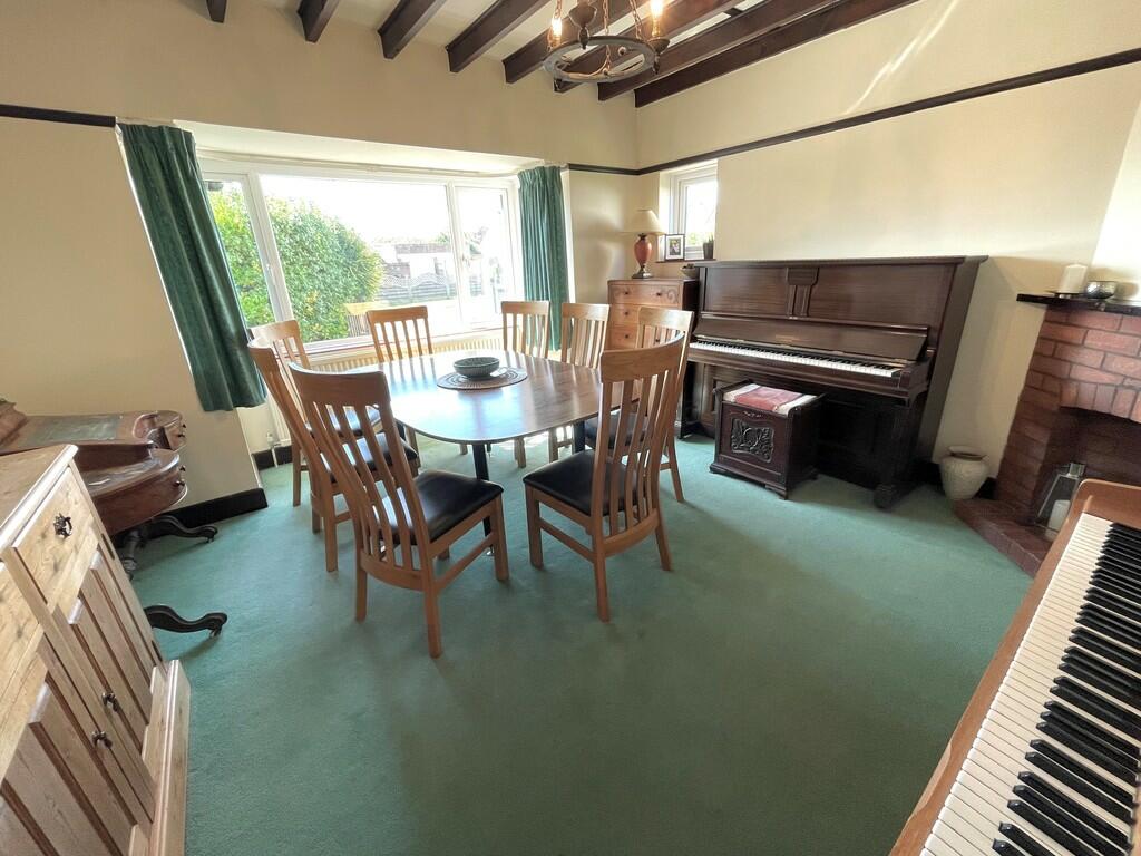 2 Cudlow Ave Dini...