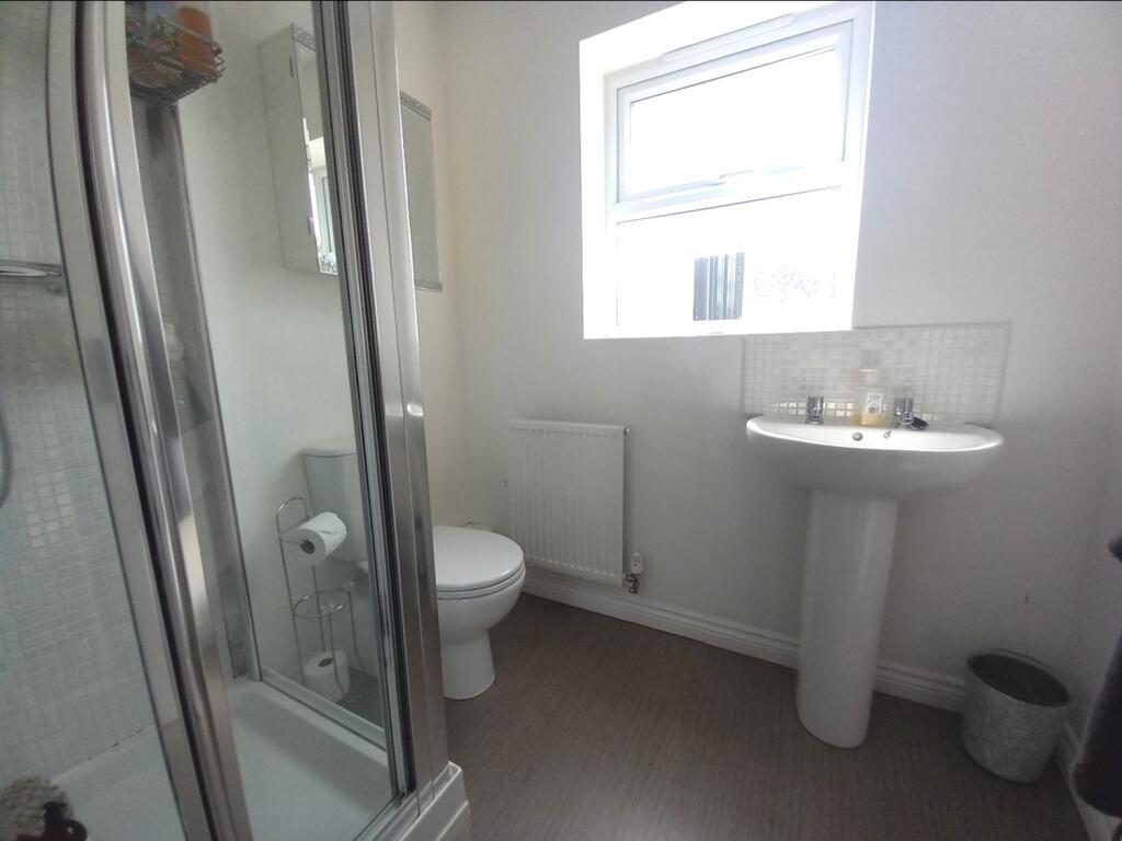 EN SUITE