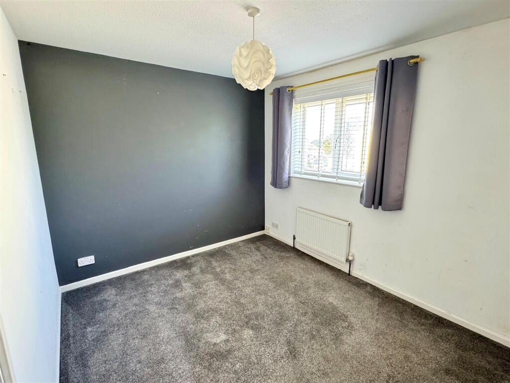 56 Calshot Close Bedroom 2