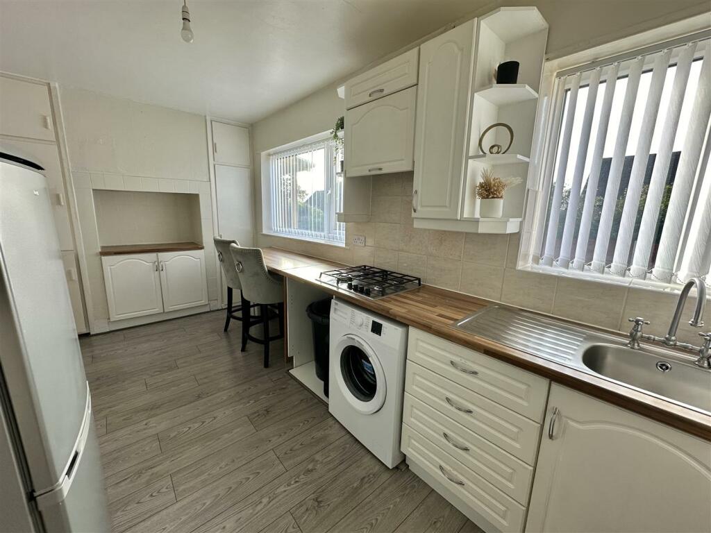 Bramleys Estate Agents - Moorcroft Drive - Dewsbur
