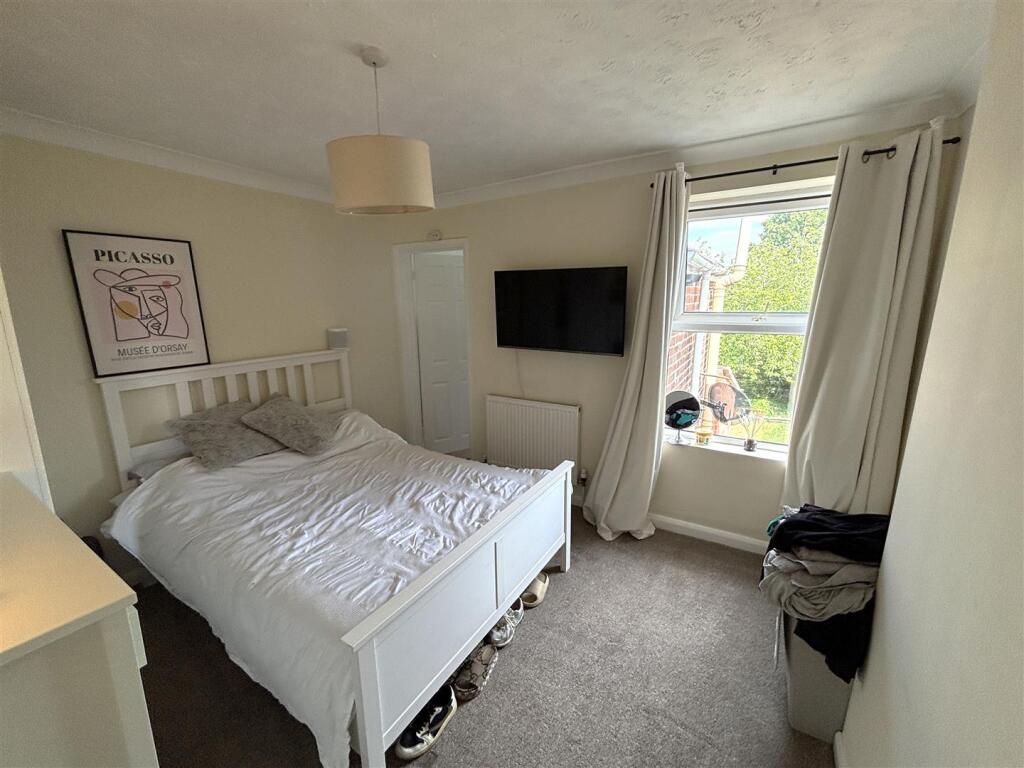 bedroom one.jpg