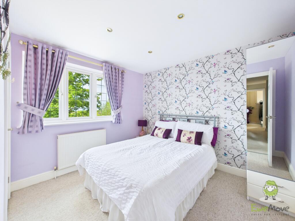 CAM01543G0-PR0132-STILL067