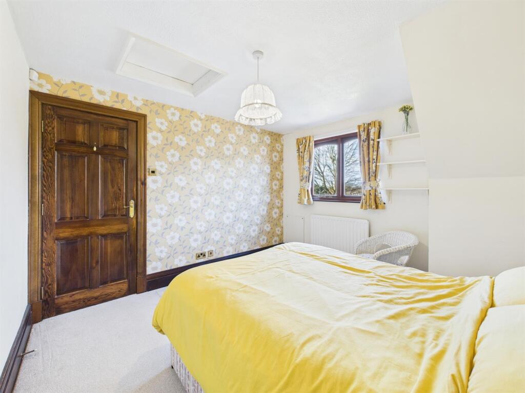 Bedroom: