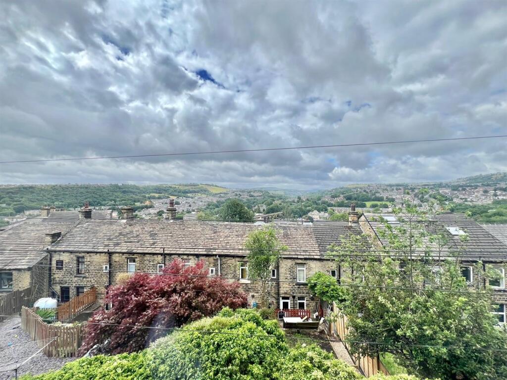 Bramleys Estate Agents - Cliffe End Road - Quarmby