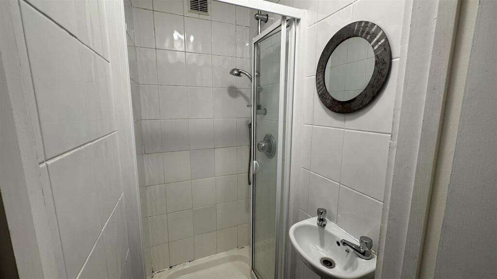 Bathroom 2, Battersea Park Road, Eden Harper SW11