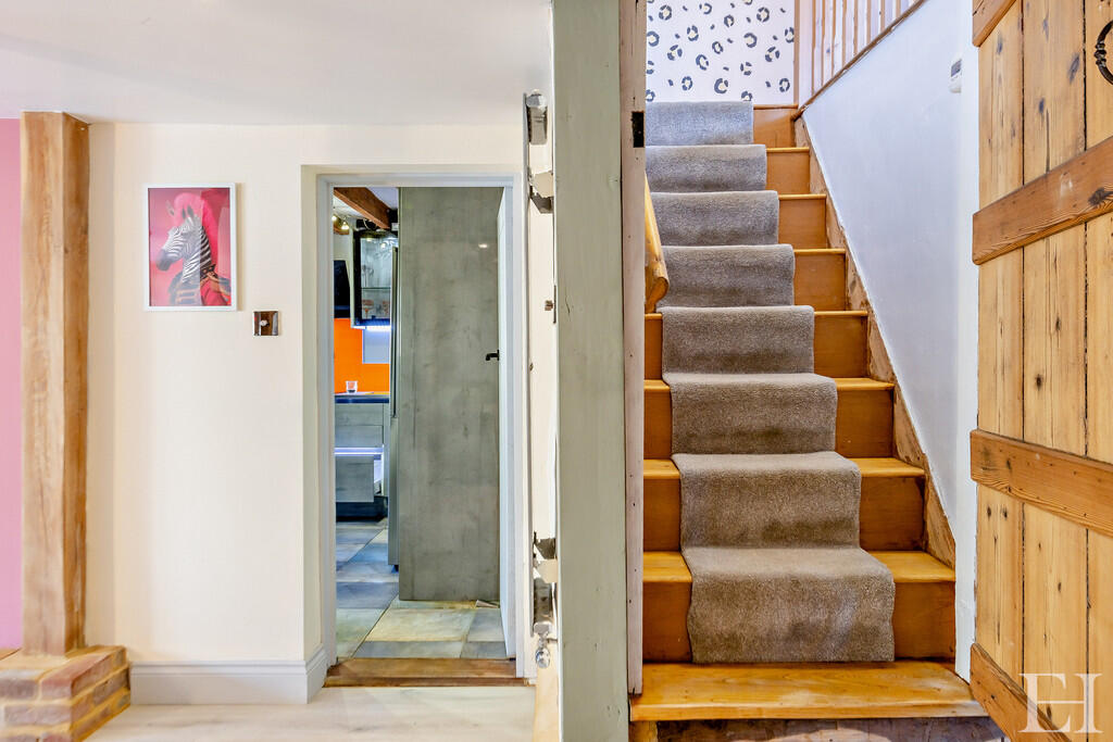 8638920-interiorW...