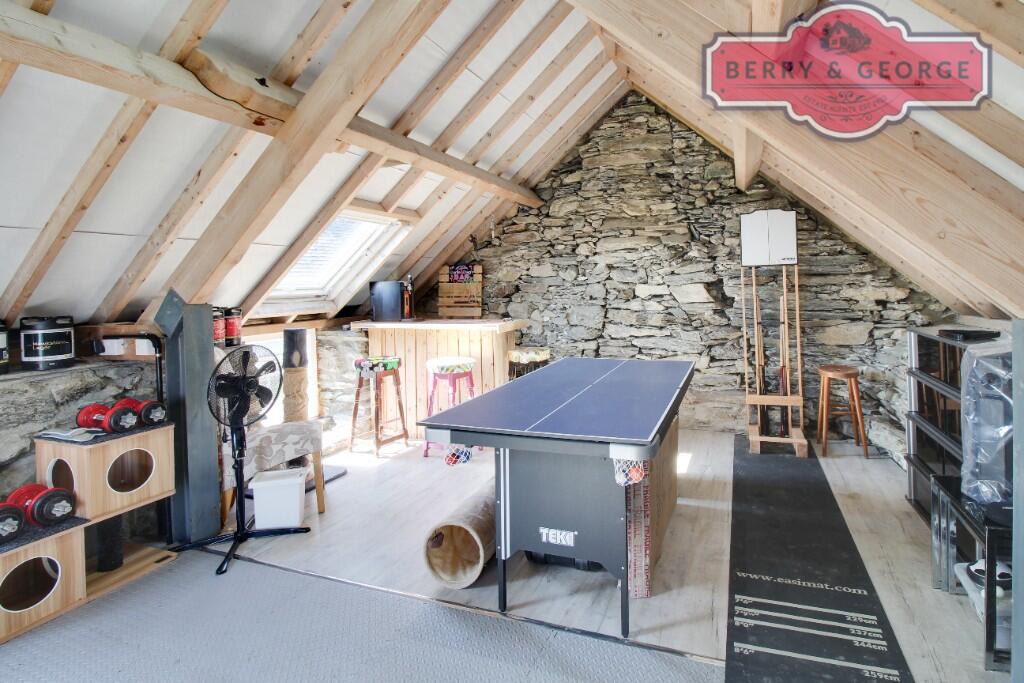 OUTHOUSE GYM / BAR