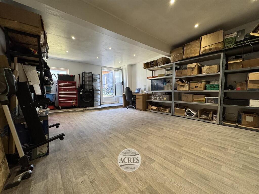 IMG_4652 (Large).jpg