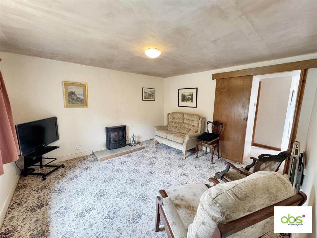 lounge 2.jpg