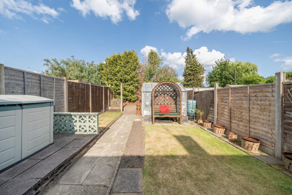 1296209-4-682b527...