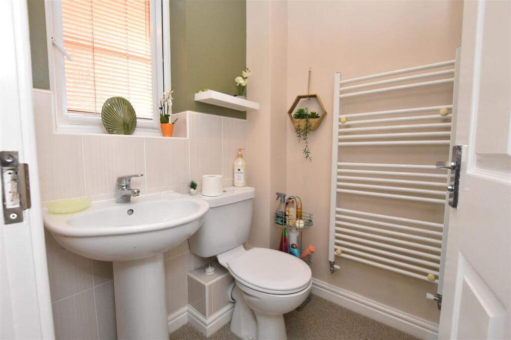 EN SUITE