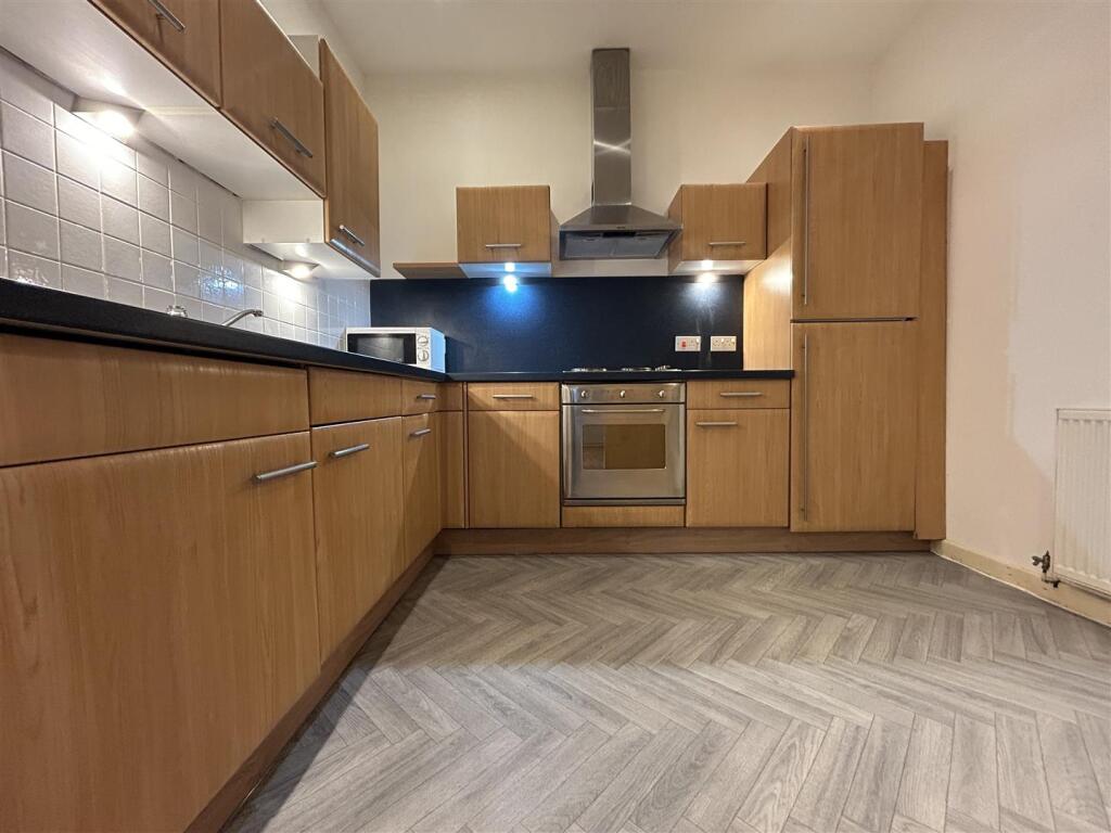 Kitchen (2).jpeg
