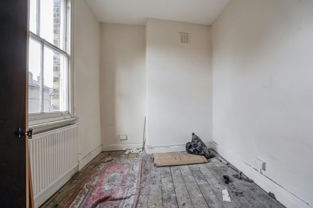 Flat B, 198 Stockwell Road, Brixton, London, SW9 9TB