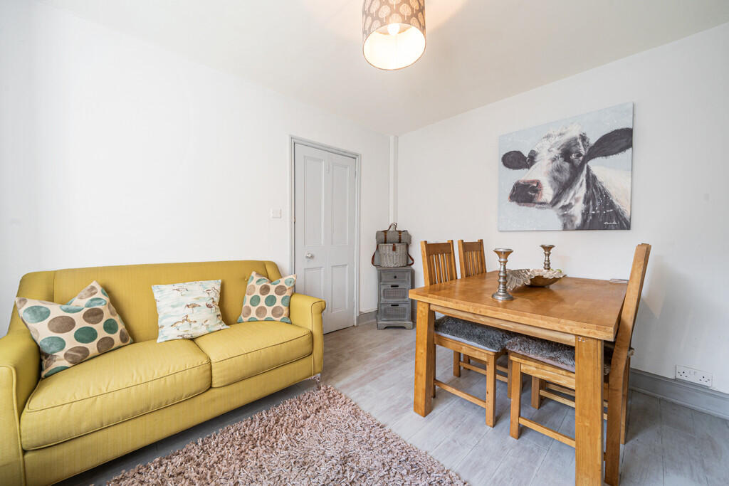 Sitting/Dining Ro...