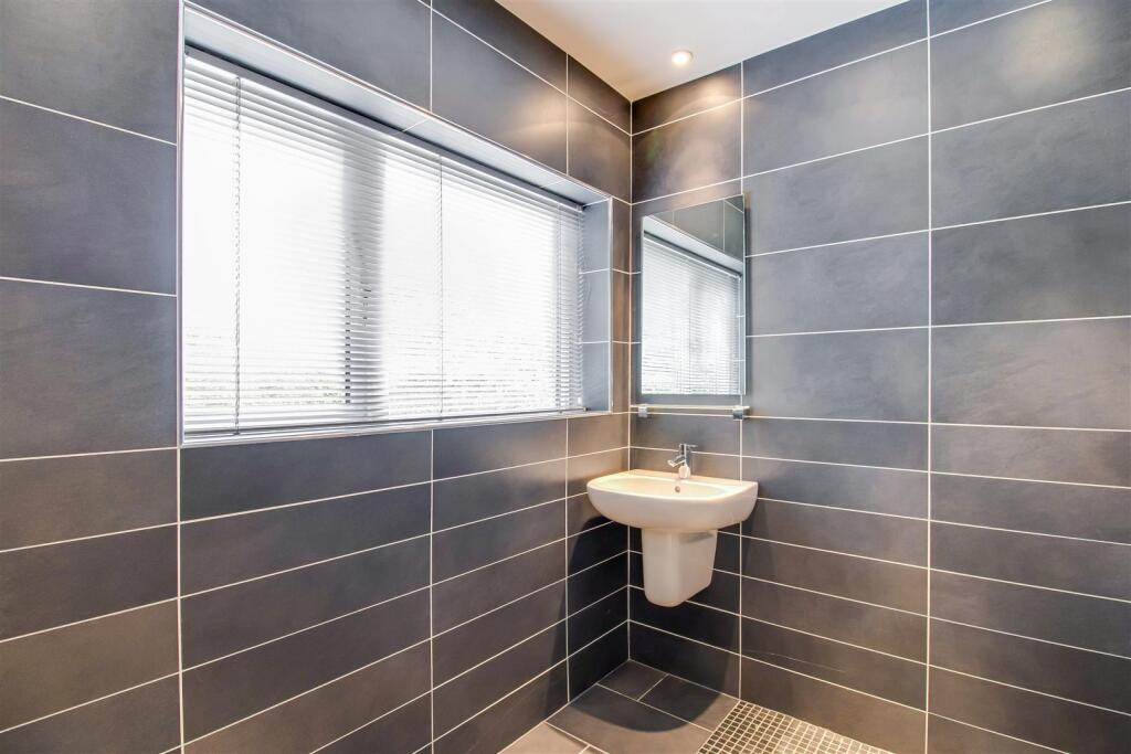 WET ROOM