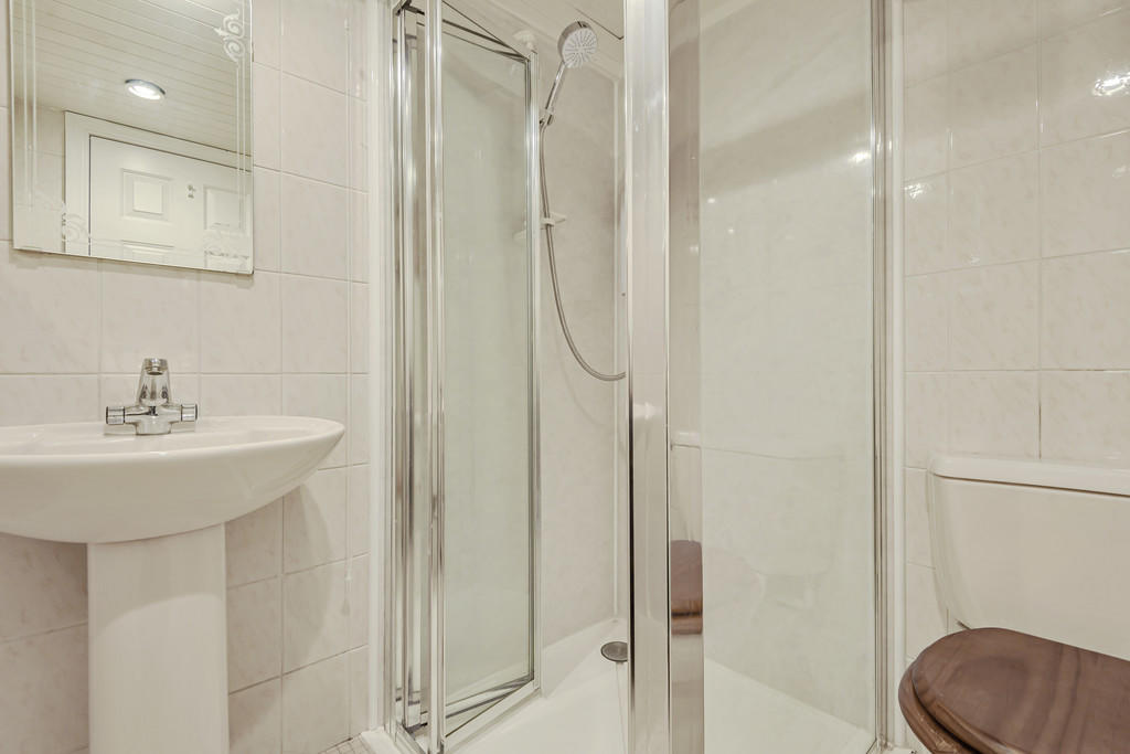 Ensuite for Bedro...