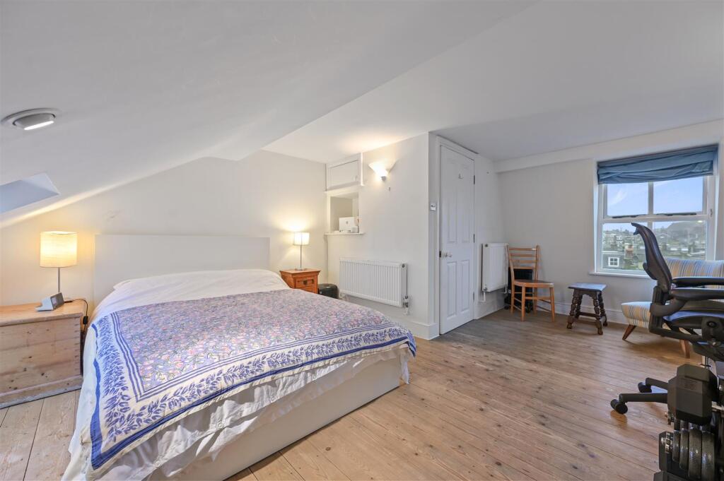 Brackenbury Road - BedroomE3 (1).JPG