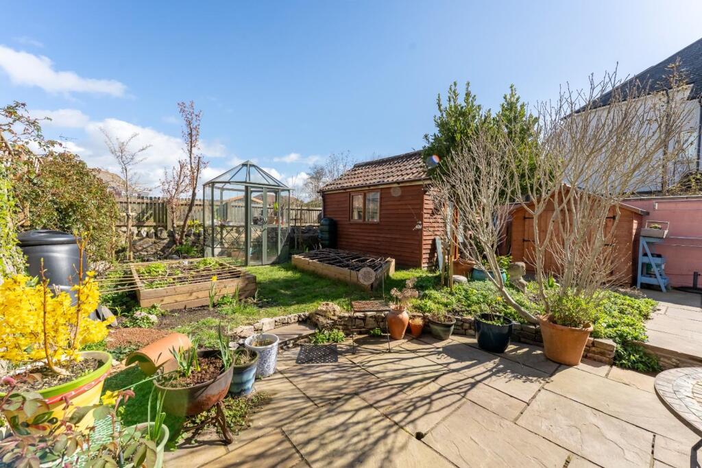 90 High St Yatton BS49 4DW 45.jpg