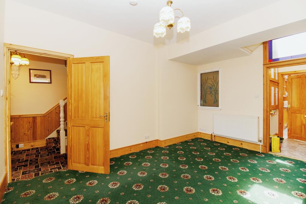 Lounge/Dining Room