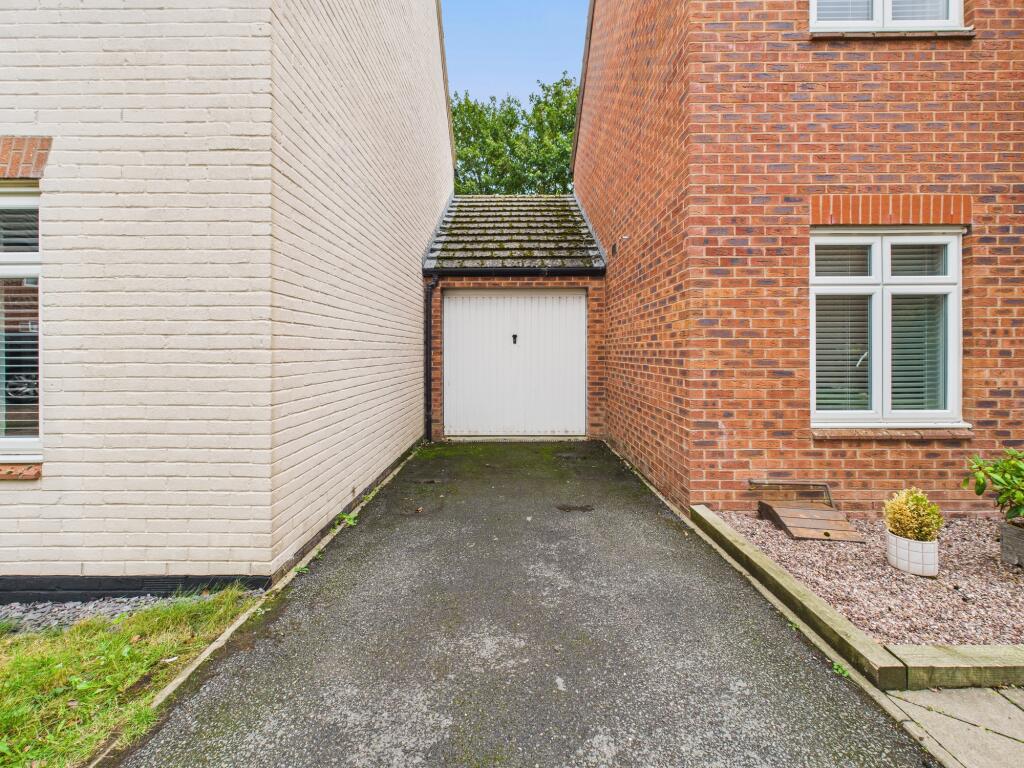 CAM05192G0-PR0138-STILL029