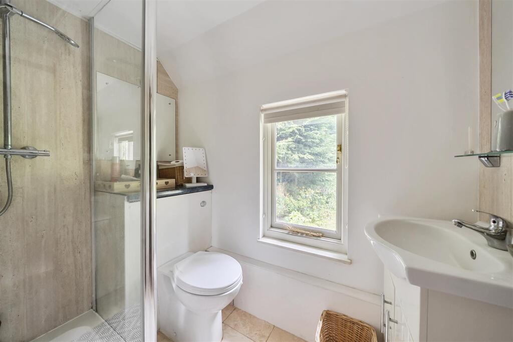 Ground Floor En Suite