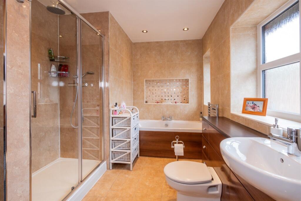 En-Suite Bathroom