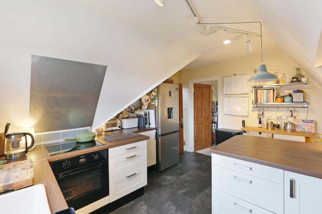 Kitchen ALT.jpeg
