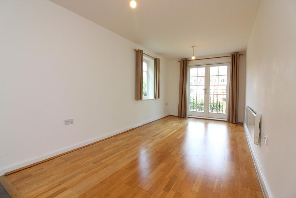 Living Room  Medium  T202510091109.jpg