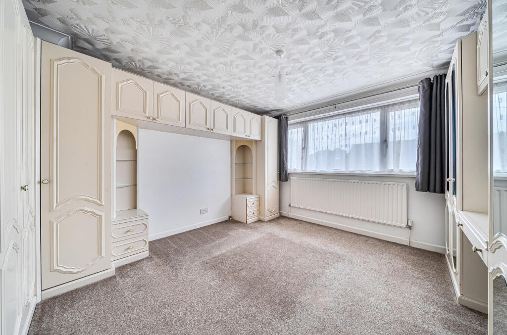 1370286-11-68f277...