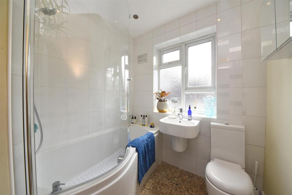 2_Elmwood_Court_Pic_16.jpg