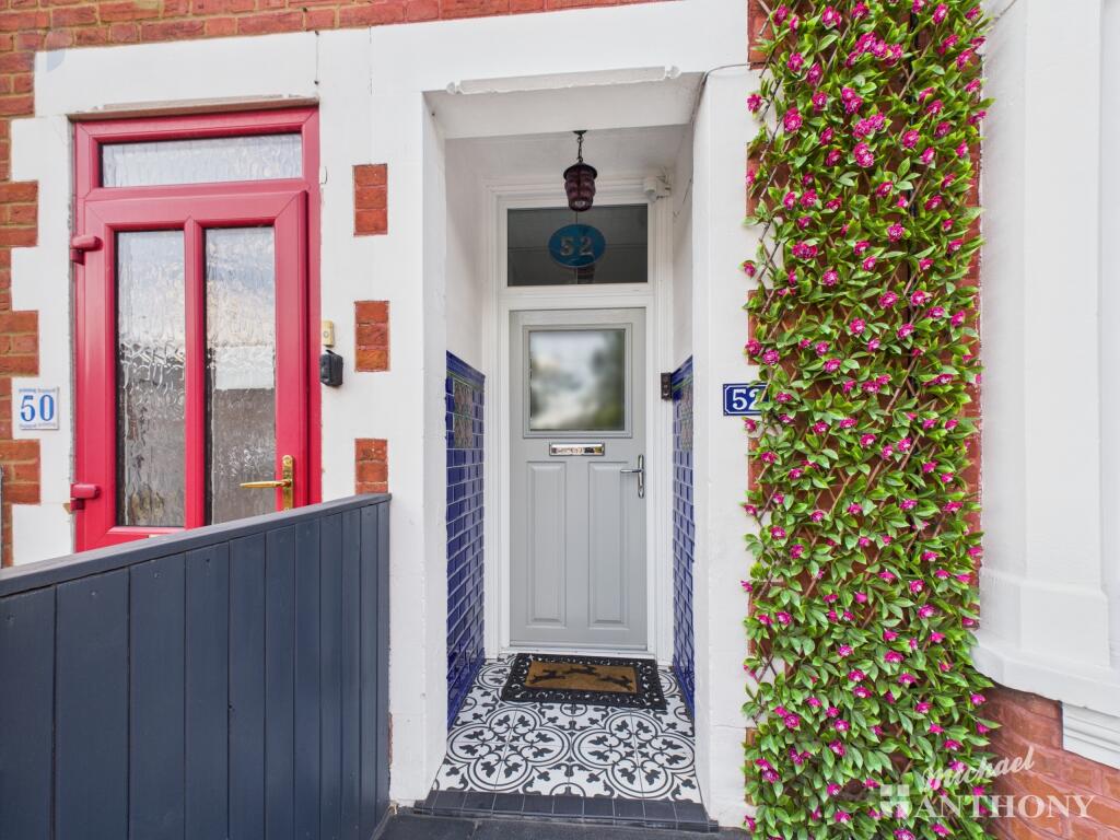 CAM03218G0-PR0699-STILL024