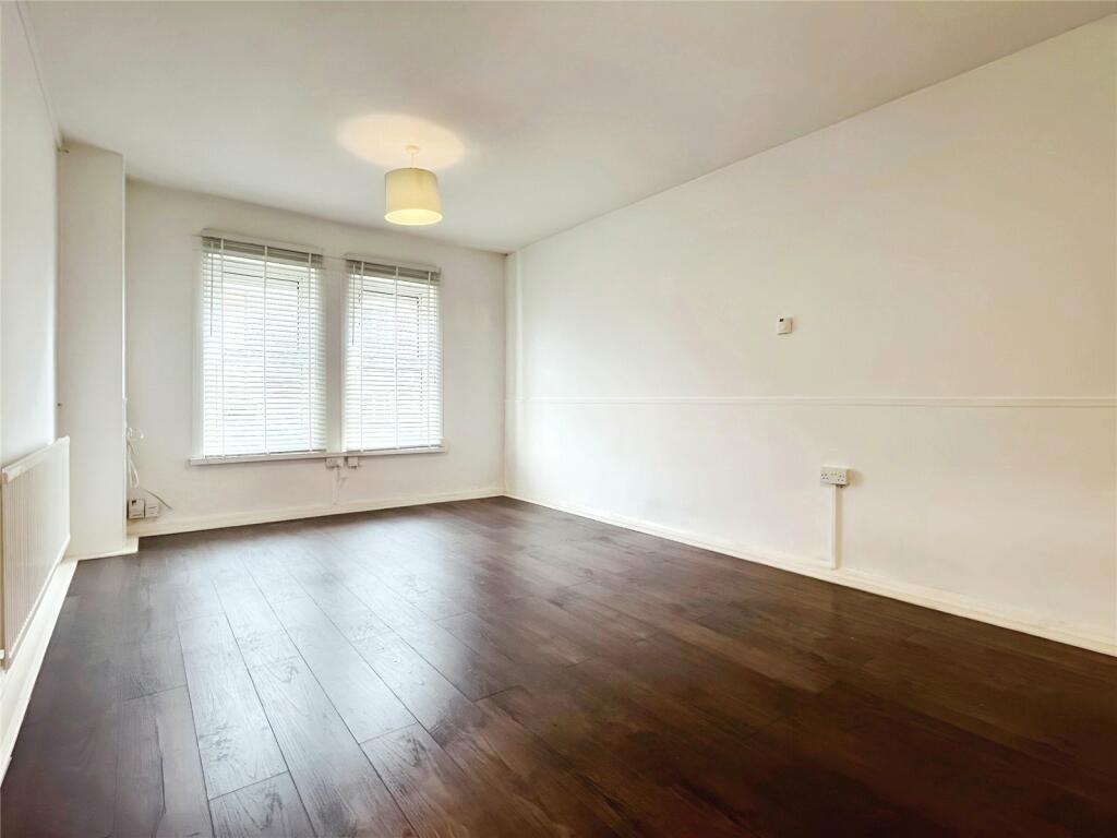 Living Room/Bedroom