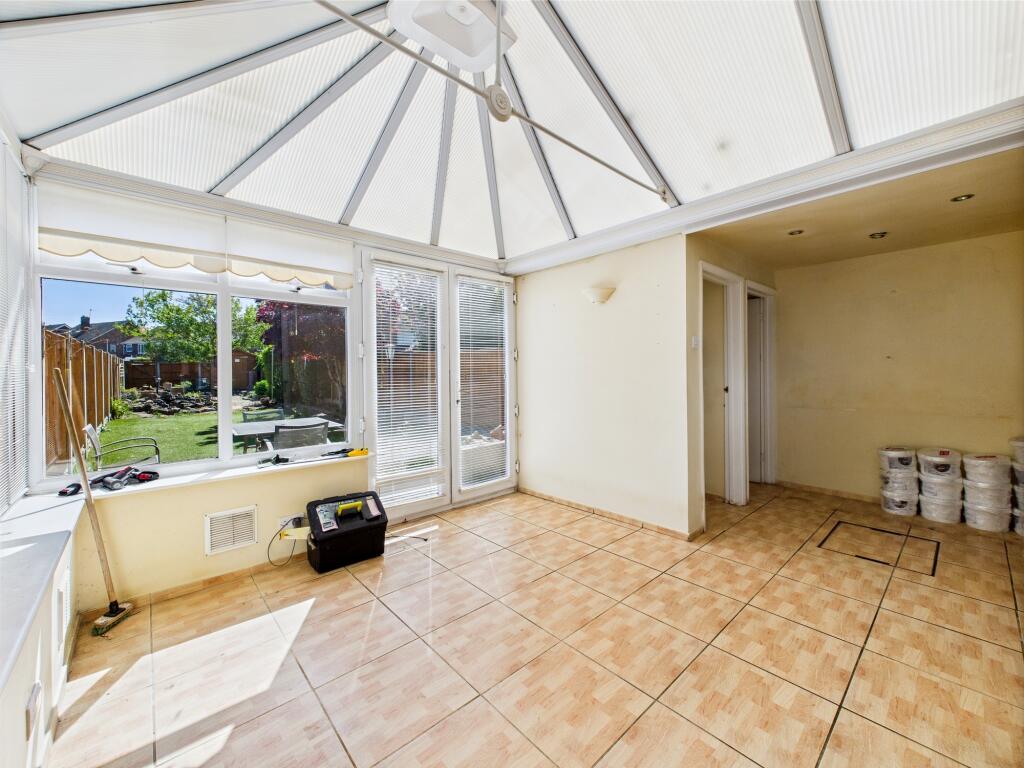 CAM05192G0-PR0055-STILL003