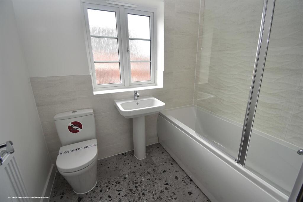 2 Mill Grove Tamworth Family Bathroom.JPG