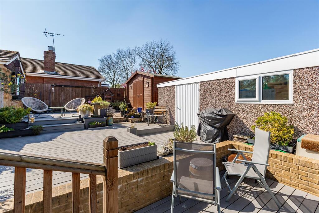 2 Selbourne Close-HR3 (1).jpg