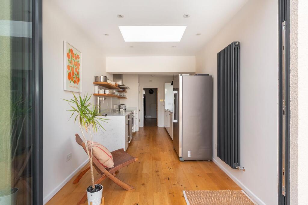 7H7AVP - Kitchen C.jpg