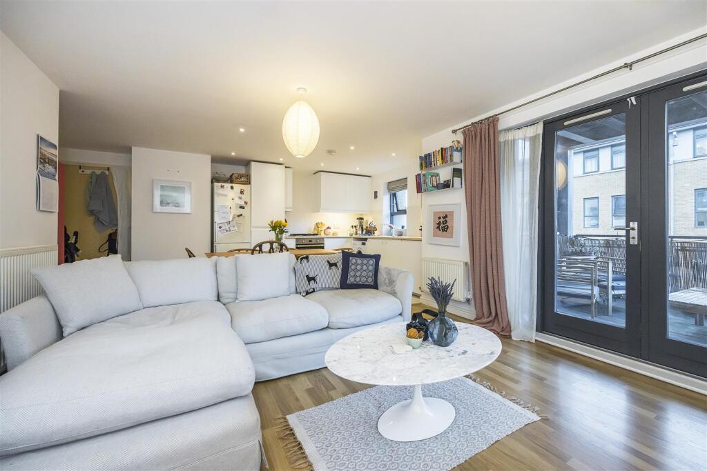 12  Almond Court -011.jpg