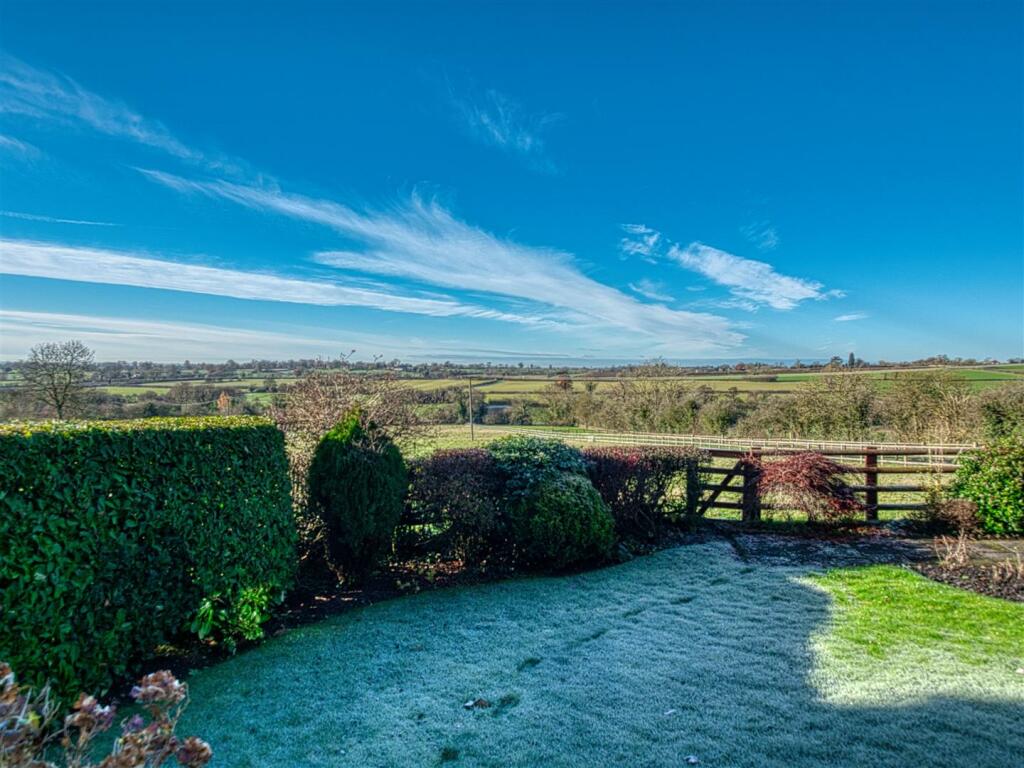 Rear Garden 1.jpg