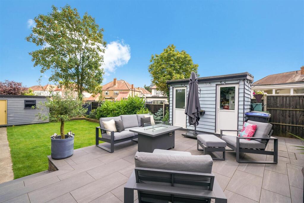 8 Dean Court - TUydxHp8voDomdn8qizp.jpg