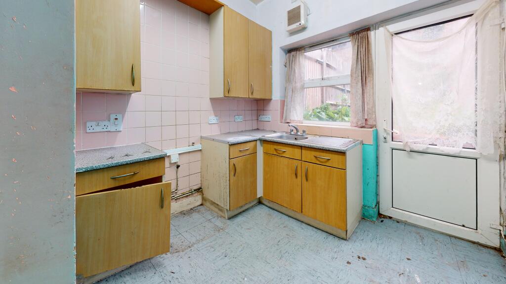 Flat A, 25 Graces Road, Camberwell, London, SE5 8PF