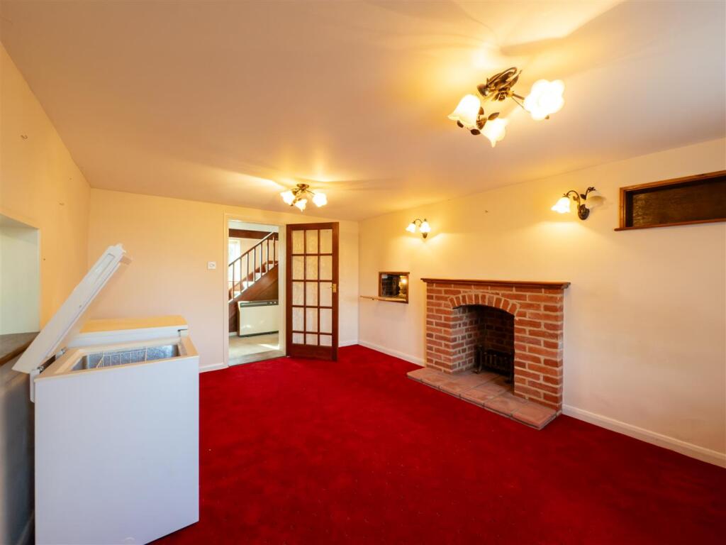 20250307110821 - IMG_4683 - 124 The Green, Wickham