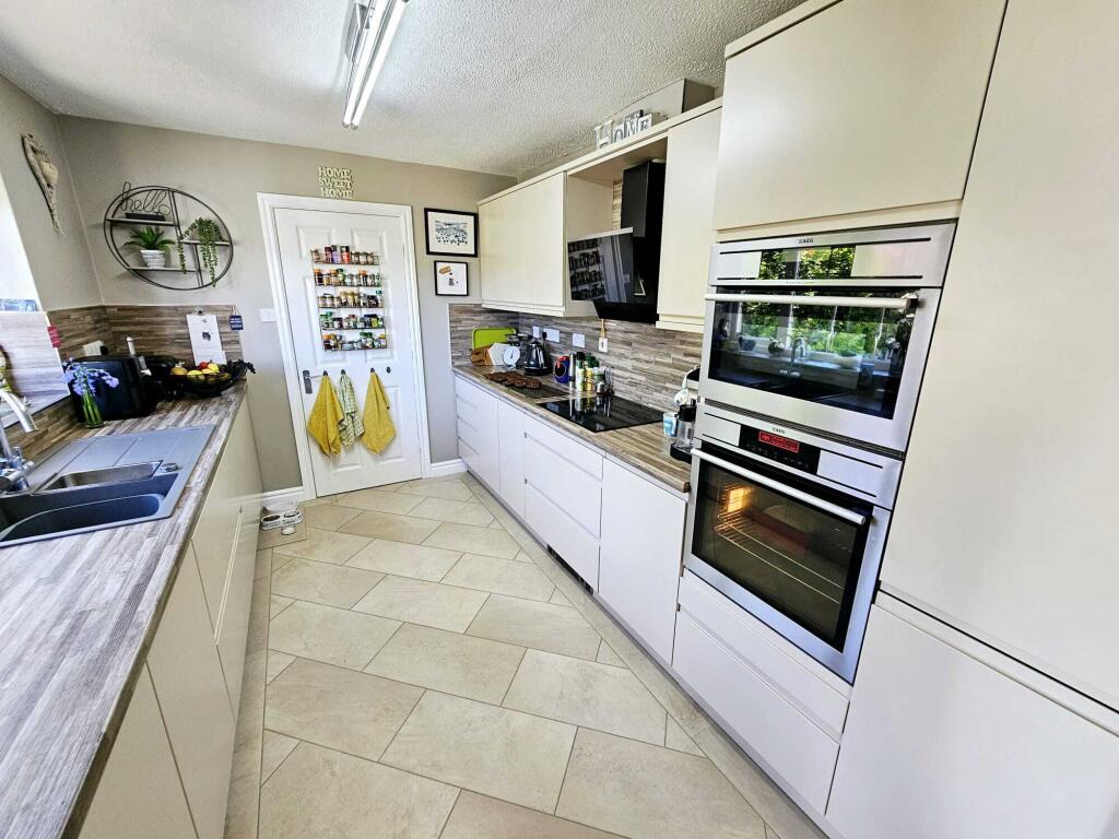 42b921fb-4355-4484-b8ec-c87c42f8cf89