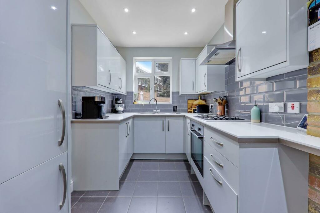 06-7232JHPropWpen - 16 Auckland Close - 16-medium.