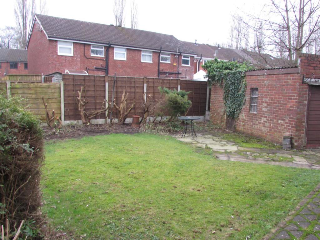 MasseyAve19gdn1.JPG