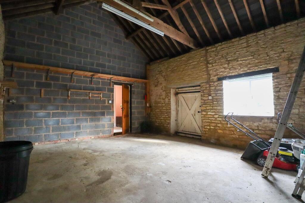 Garage (2).jpg
