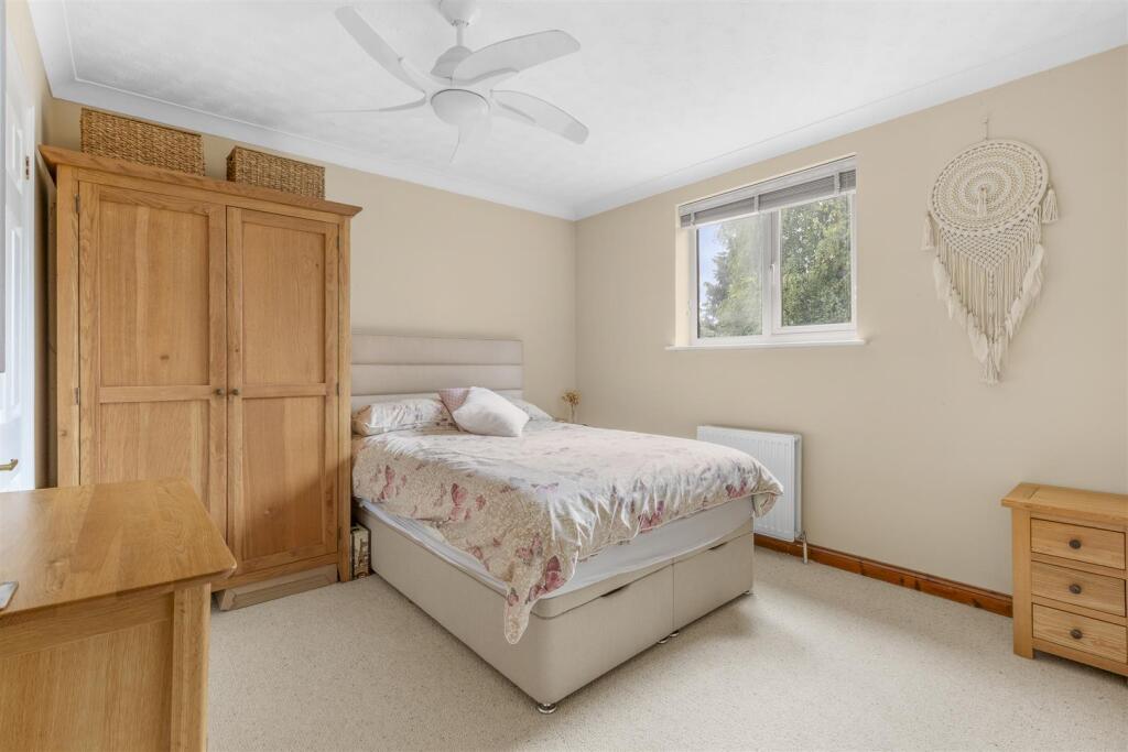31 Beech Tree Road, HP15 6UR-2.jpg
