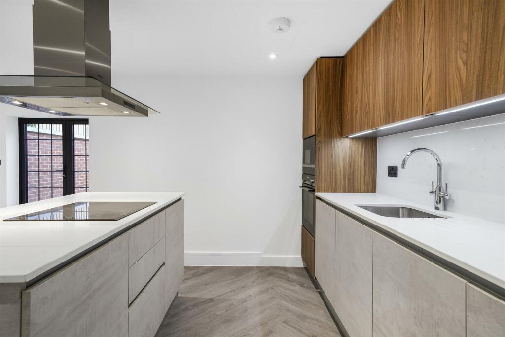 Flat 1 - 17 Sudbury Hill Close - WNY4oBXxtUG5gsb43