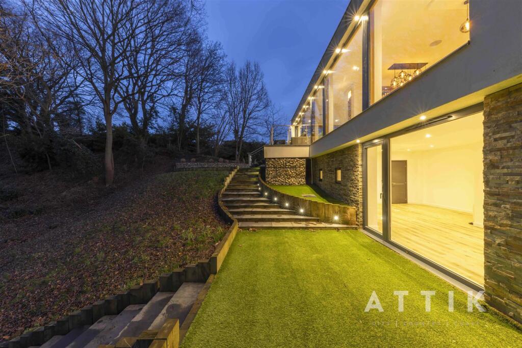 Attik-95.jpg